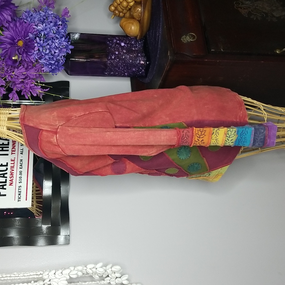 Greater Good Network Small/Medium Multicolored Pa… - image 2